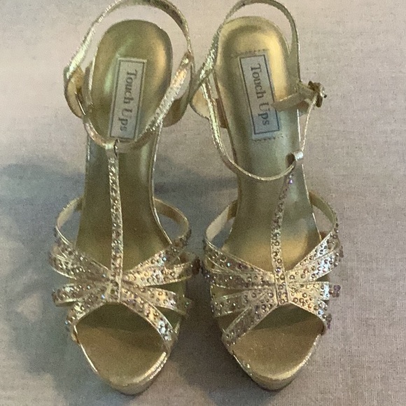 NWOT Touch up heels - Picture 1 of 9